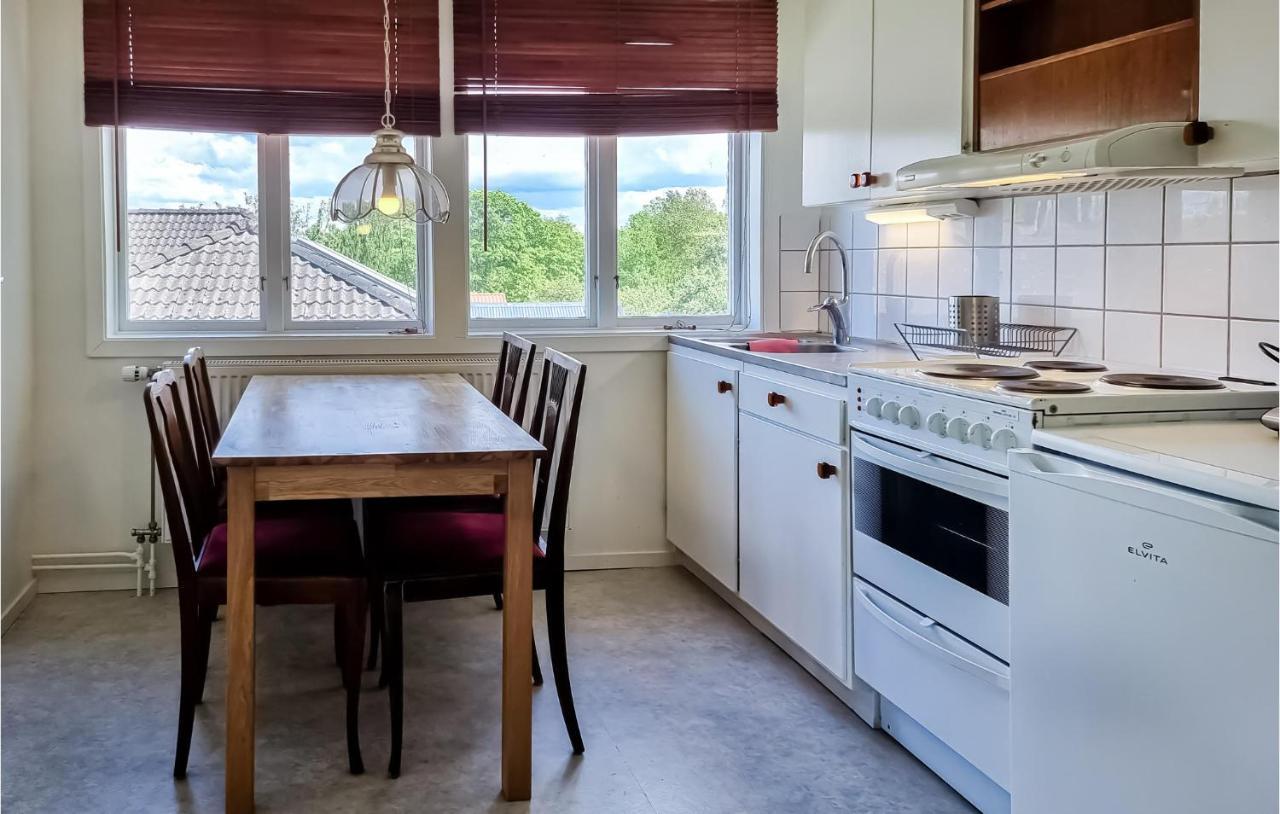 Stunning Apartment In Gullspang With Wifi Extérieur photo