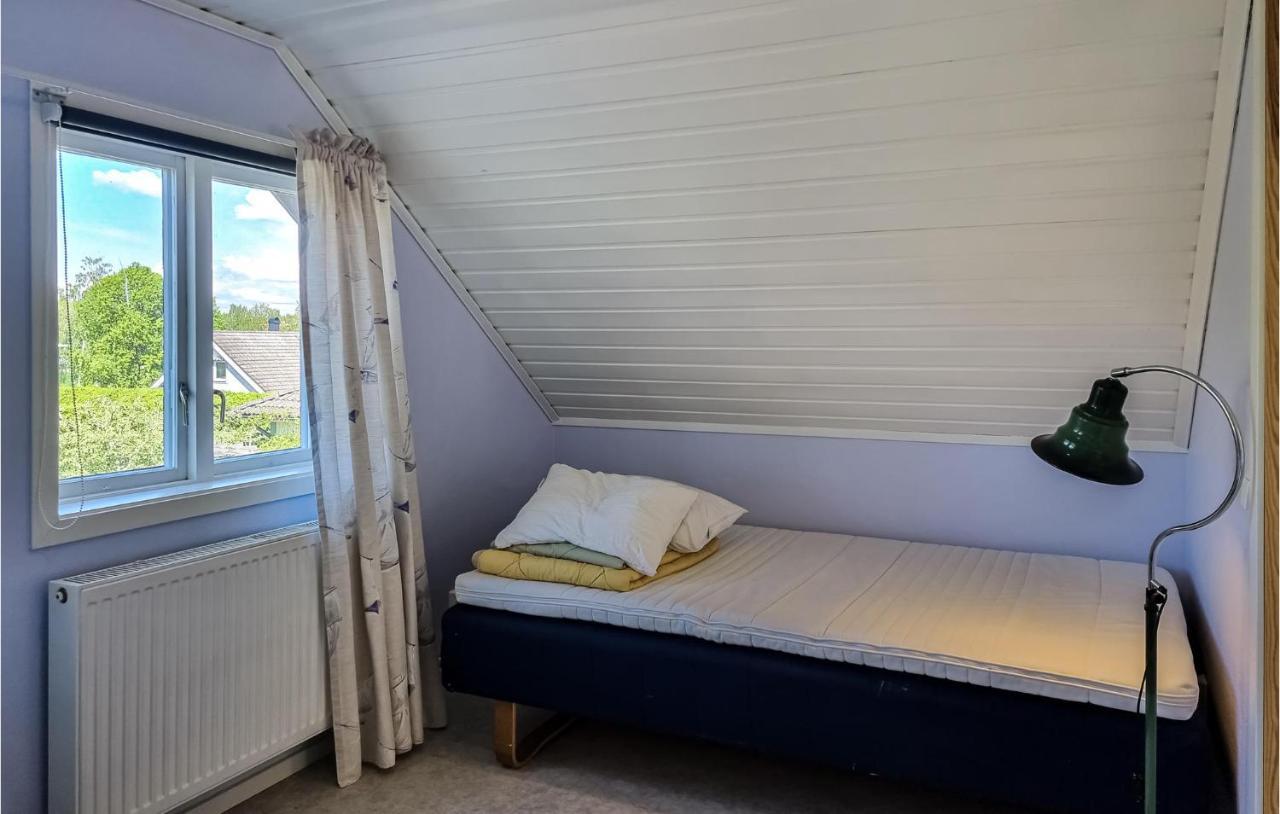 Stunning Apartment In Gullspang With Wifi Extérieur photo